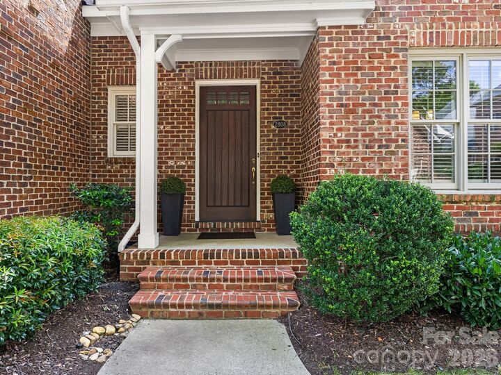 Property Photo:  2808 Gablestone Way  NC 28207 