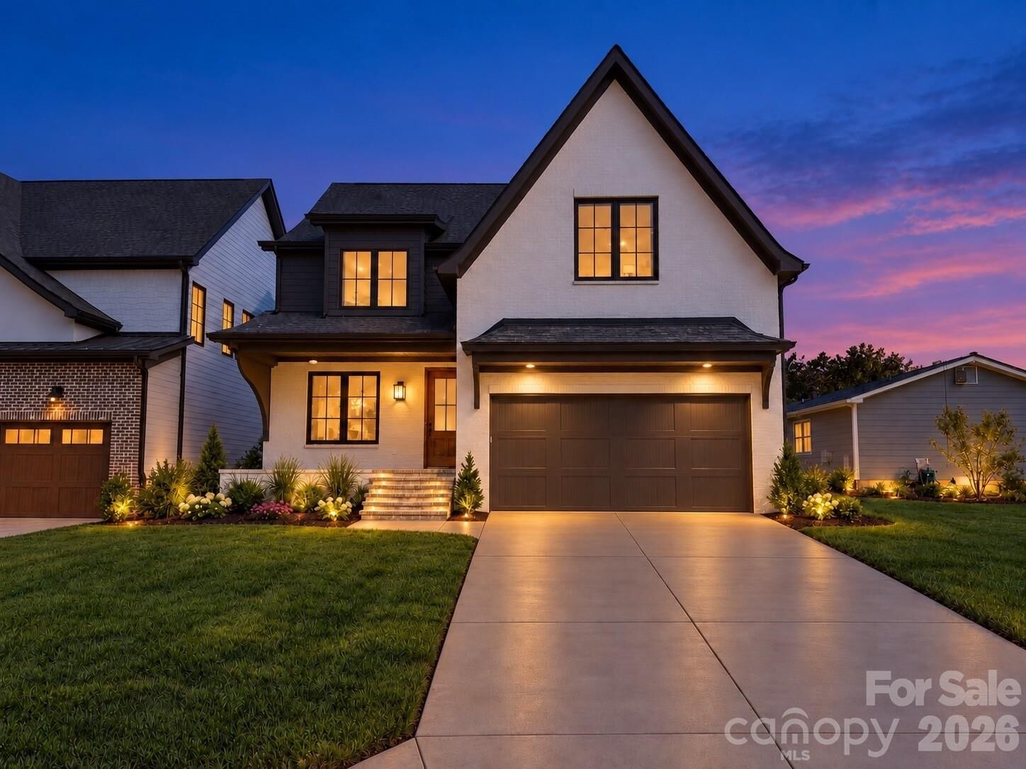 Property Photo:  1117 Lomax Avenue  NC 28211 