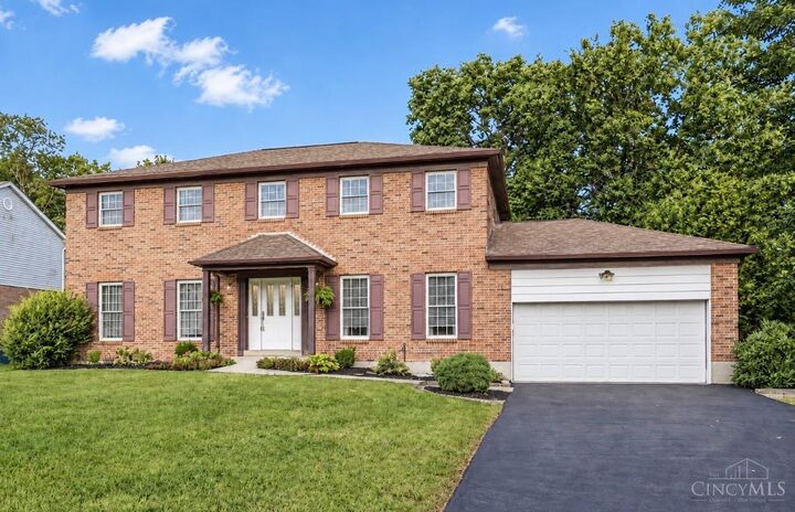 Property Photo: 2331 Donnington Lane OH 45244