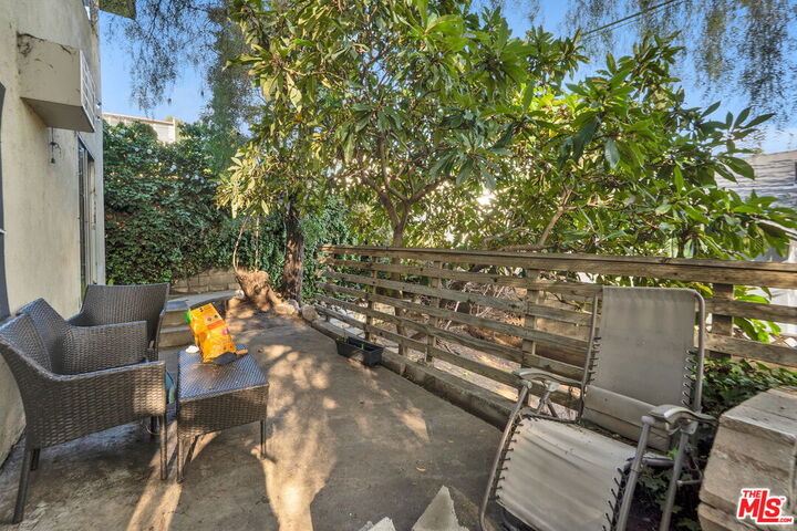 Property Photo: 2241 Ewing St CA 90039