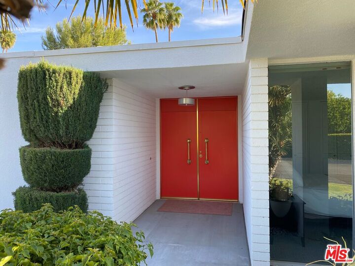 Property Photo:  2765 S Kings Rd  CA 92264 