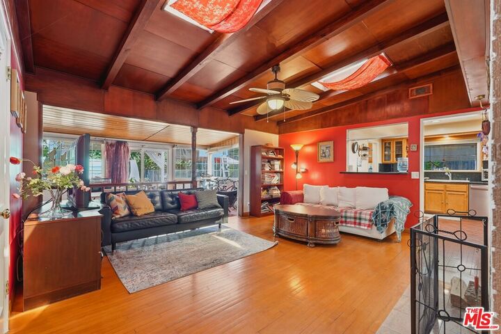 Property Photo:  15719 Vose St  CA 91406 