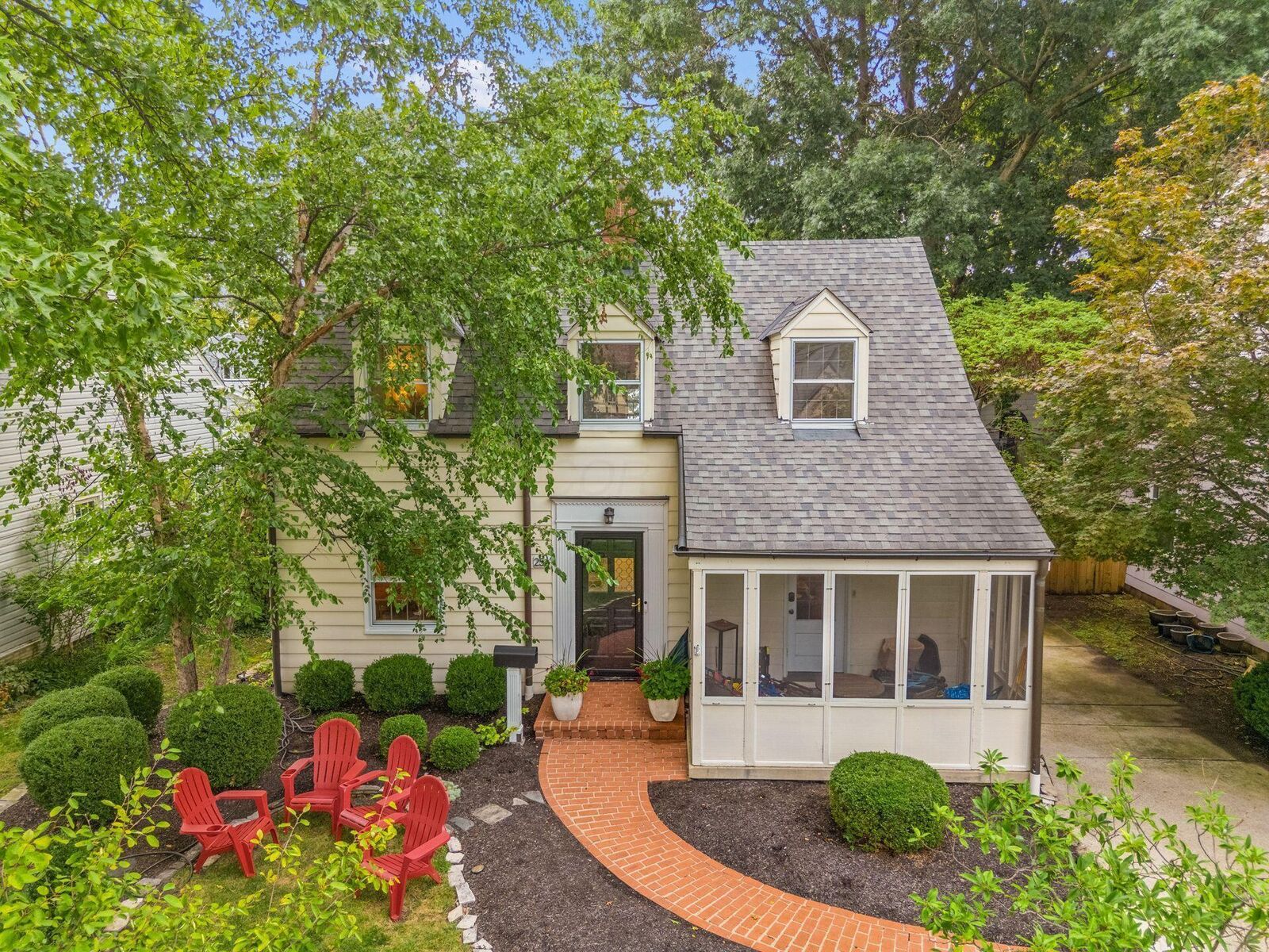 Property Photo: 256 N Remington Road OH 43209