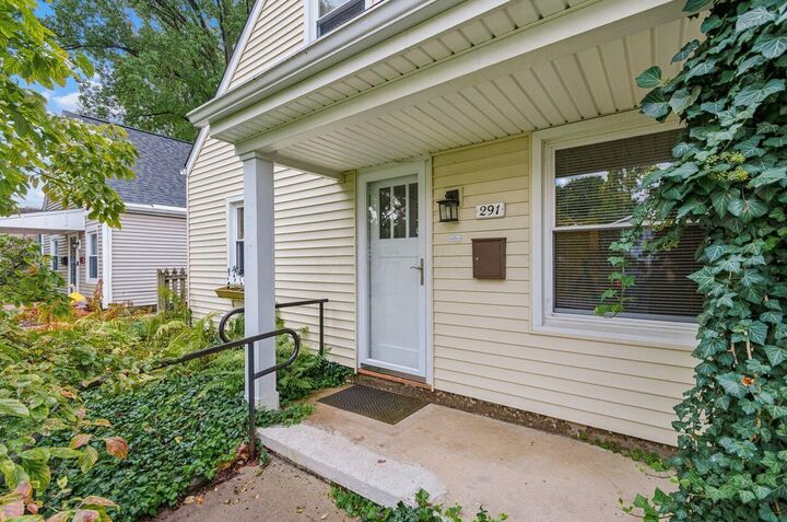 Property Photo: 291 E Lincoln Avenue OH 43214