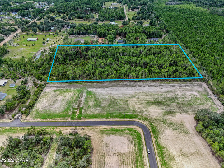 Property Photo: 2075 Crooked Lane FL 32409