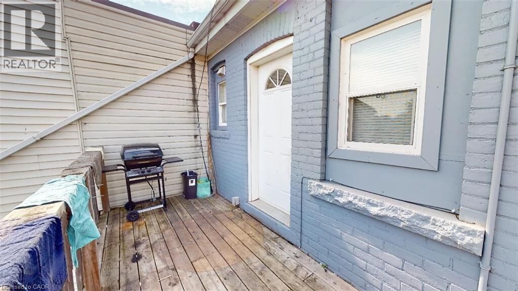 Property Photo:  961 King Street East  ON L8M 1C3 