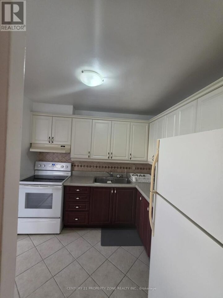 Property Photo:  2345 Confederation Parkway 1103  ON L5B 2H3 