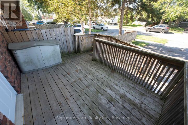 Property Photo:  454 Wentworth Crescent  ON P7A 7S8 