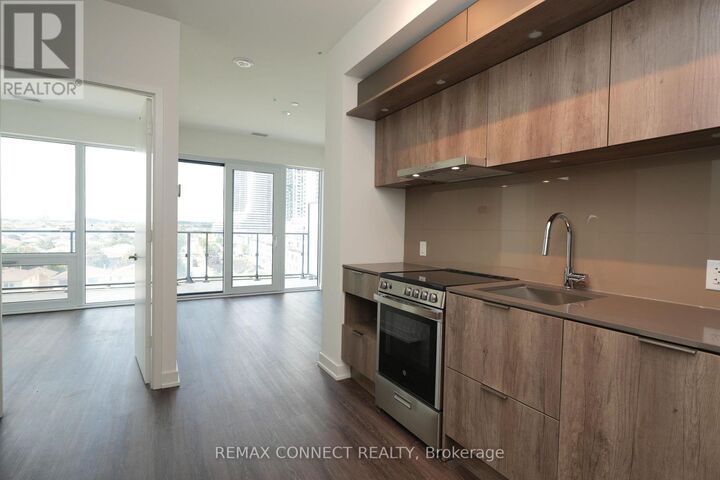 Property Photo: 448 Burnhamthorpe Road West 503 ON L5B 0R4