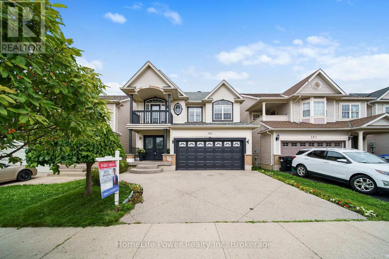 Property Photo:  765 Brandenburg Boulevard  ON N2T 2W9 