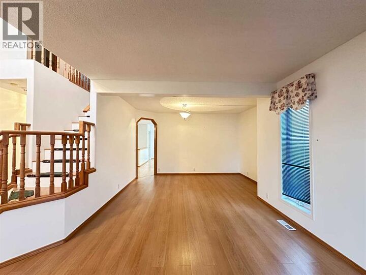 Property Photo: 70 Schooner Close Northwest AB T3L 1Z3