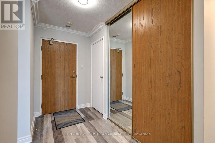 Property Photo: 45 Pond Mills Road 1014 ON N5Z 4W5