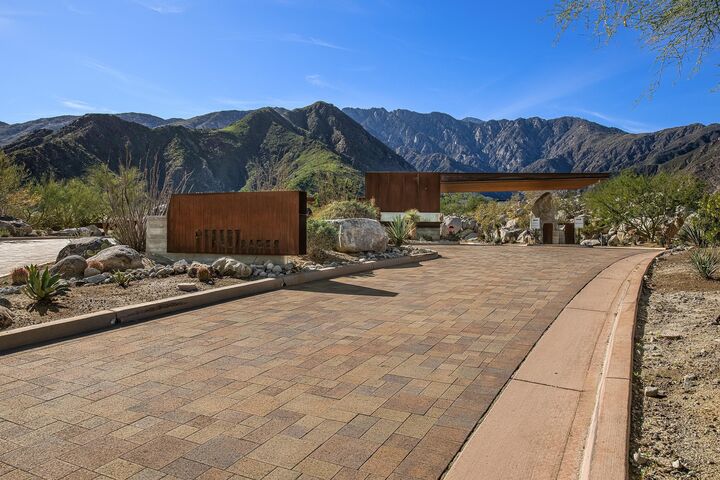 Property Photo:  2331 Rising Sun Court  CA 92262 