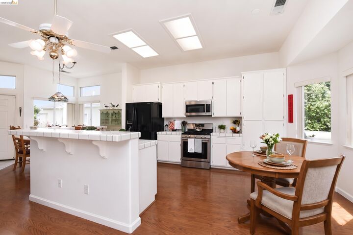Property Photo: 30 Winesap Dr CA 94513