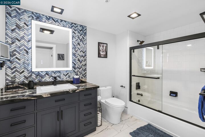 Property Photo:  403 Main St 816  CA 94105 