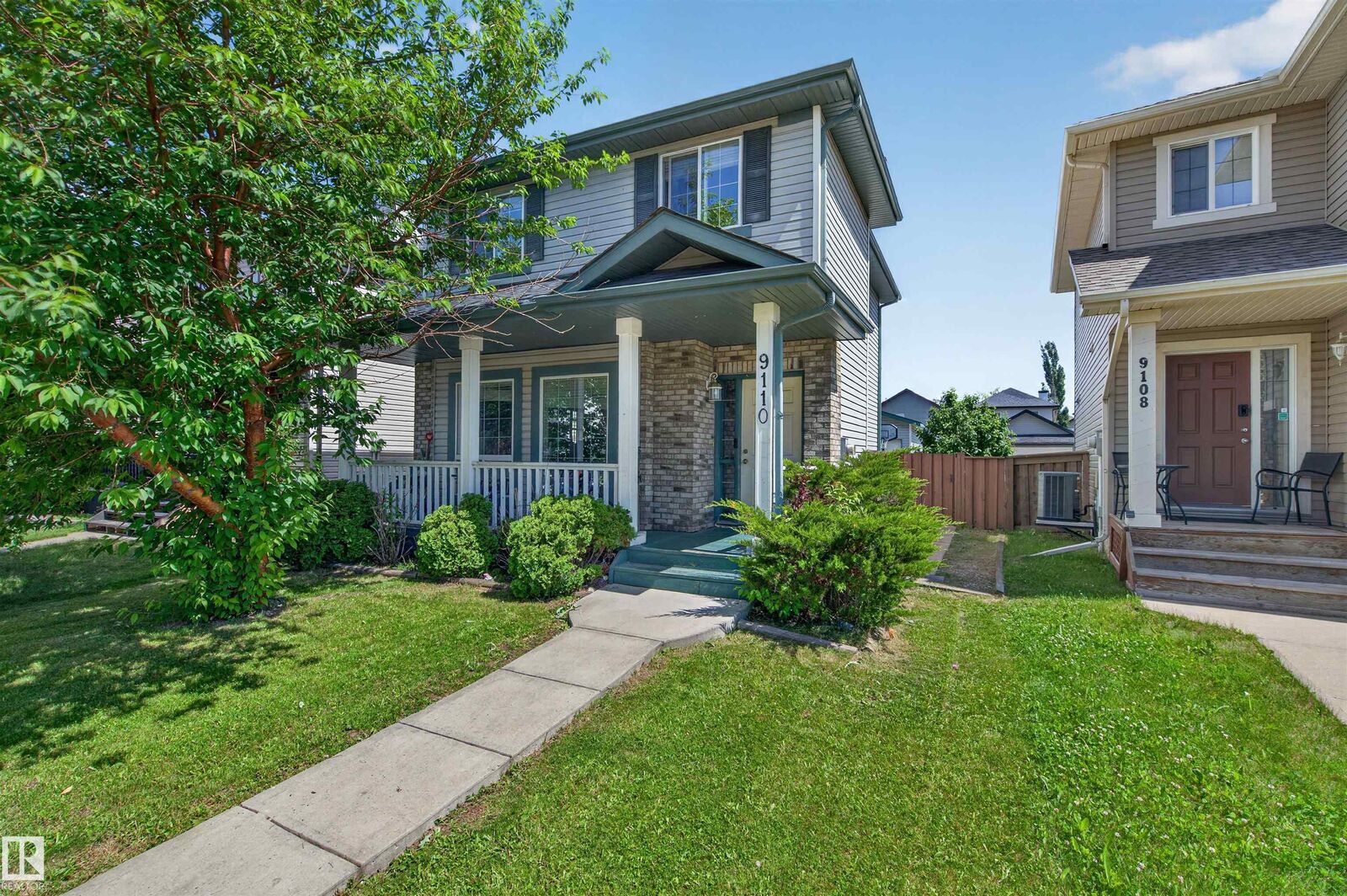 Property Photo:  9110 Scott Crescent NW  AB T6R 0E7 
