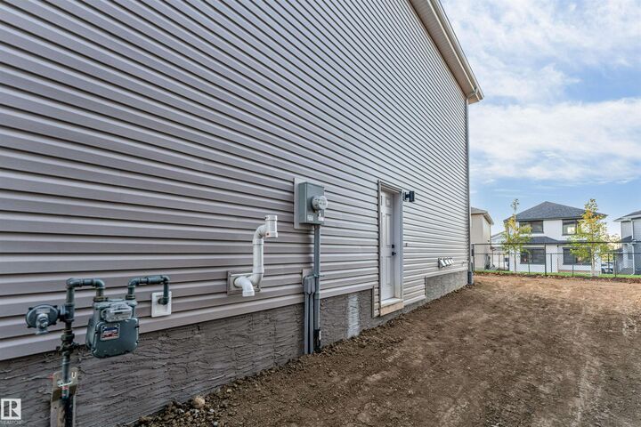 Property Photo:  908 17 Avenue NW  AB T6T 2X8 