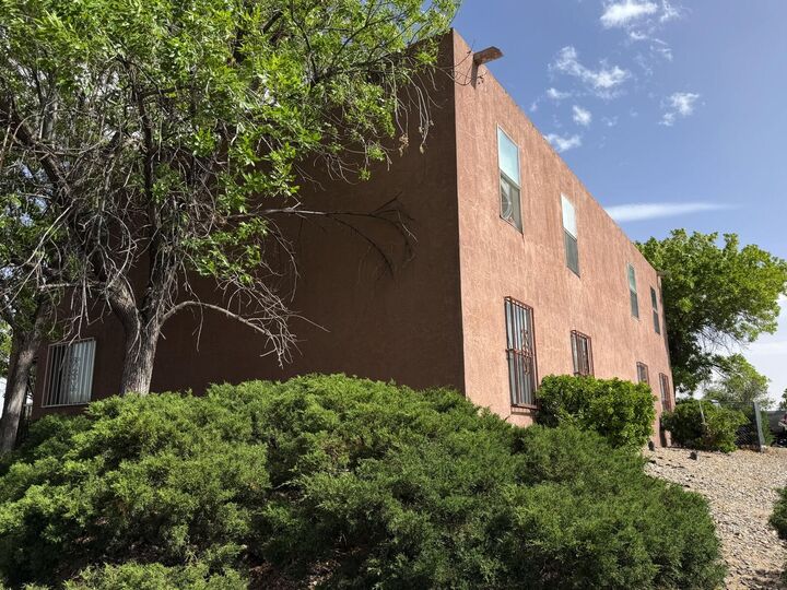 Property Photo:  1815 Girard Boulevard SE  NM 87106 