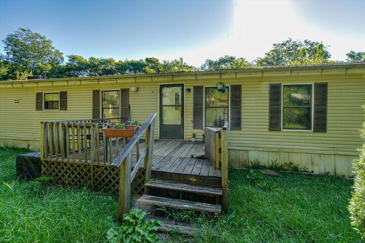 Property Photo: 245 School Lane TN 37380