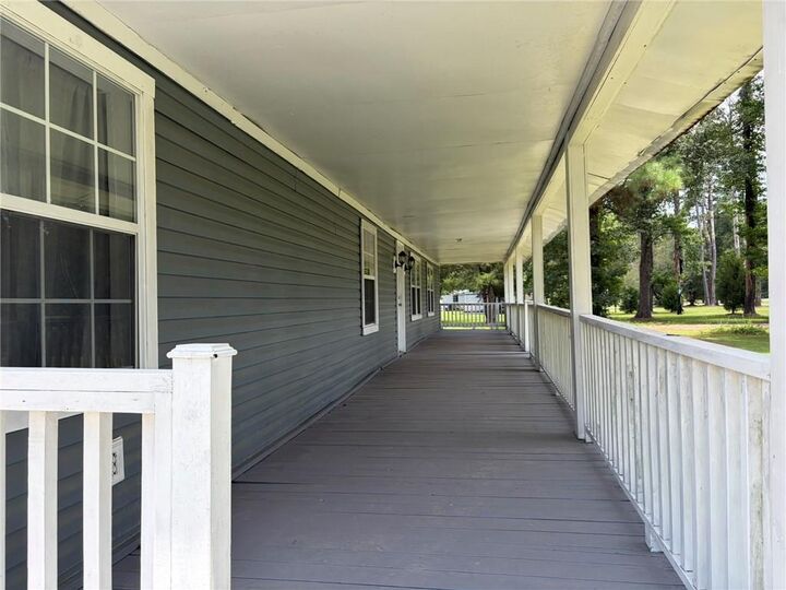 Property Photo: 976 La-1206 Highway LA 71328
