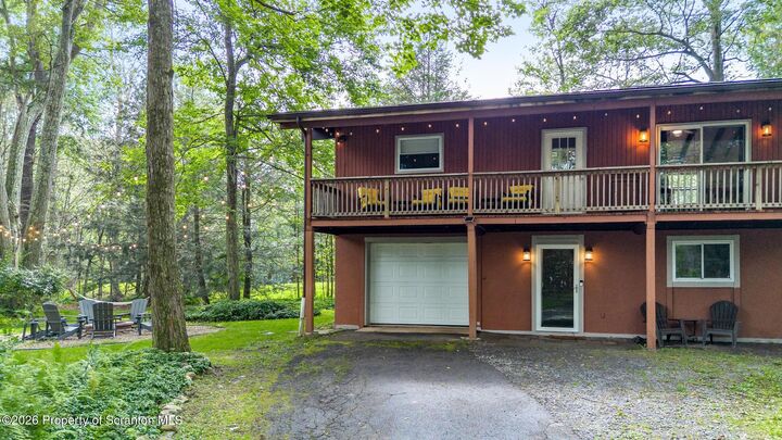 Property Photo:  605 Quail Lane  PA 18466 