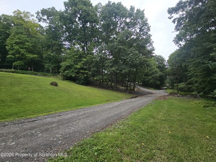 Property Photo:  520 Snowflake Lane  PA 18655 