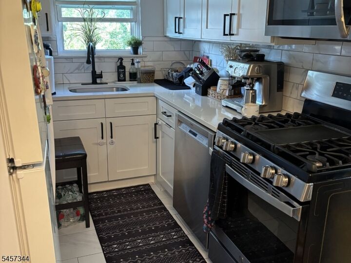 Property Photo:  50 S Main St 1B  NJ 07644 