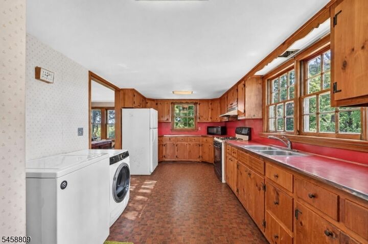 Property Photo:  261 Willow Rd  NJ 08844 