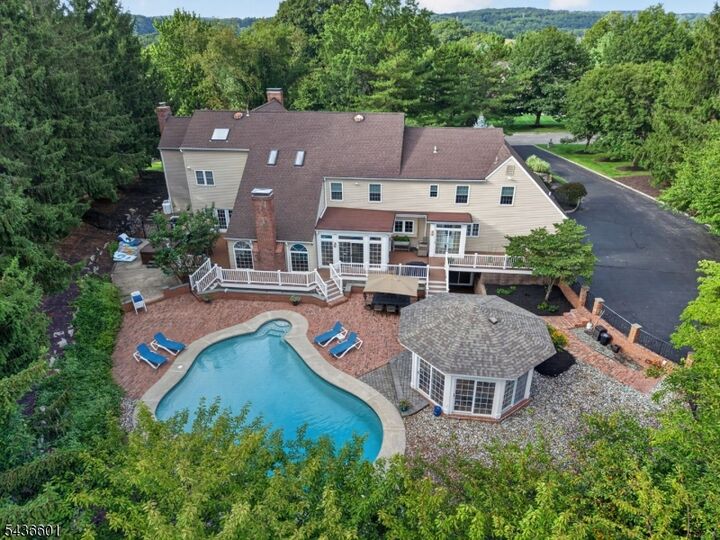 Property Photo: 5 Pine Pl NJ 08801