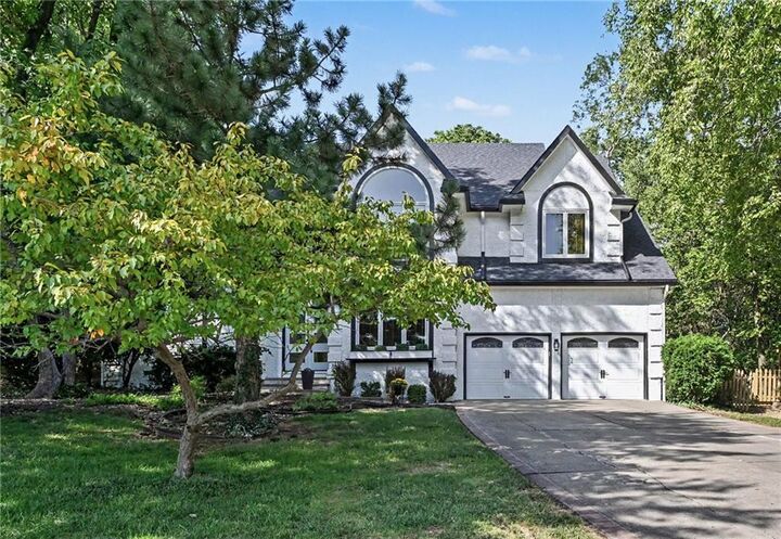 Property Photo: 8225 NW Weatherby Drive MO 64152