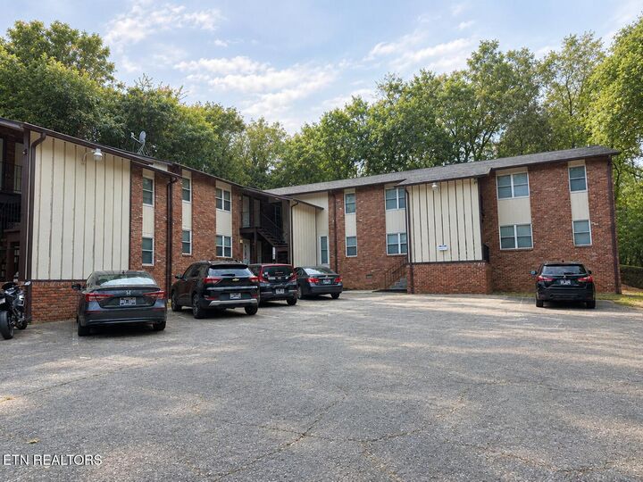Property Photo: 5525 Jacksboro Pike TN 37918