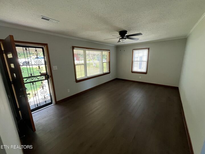 Property Photo:  1024 Farragut Ave  TN 37917 