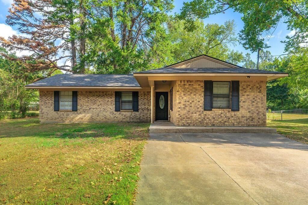 Property Photo:  2005 Lancaster  TX 75672 