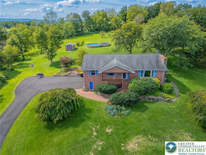 Property Photo:  395 Sunrise Boulevard  PA 18343 