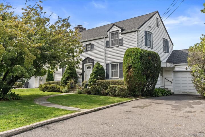 Property Photo:  136 Wilmot Circle  NY 10583 