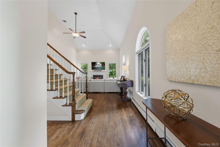 Property Photo:  9 Elizabeth Court  NY 10510 