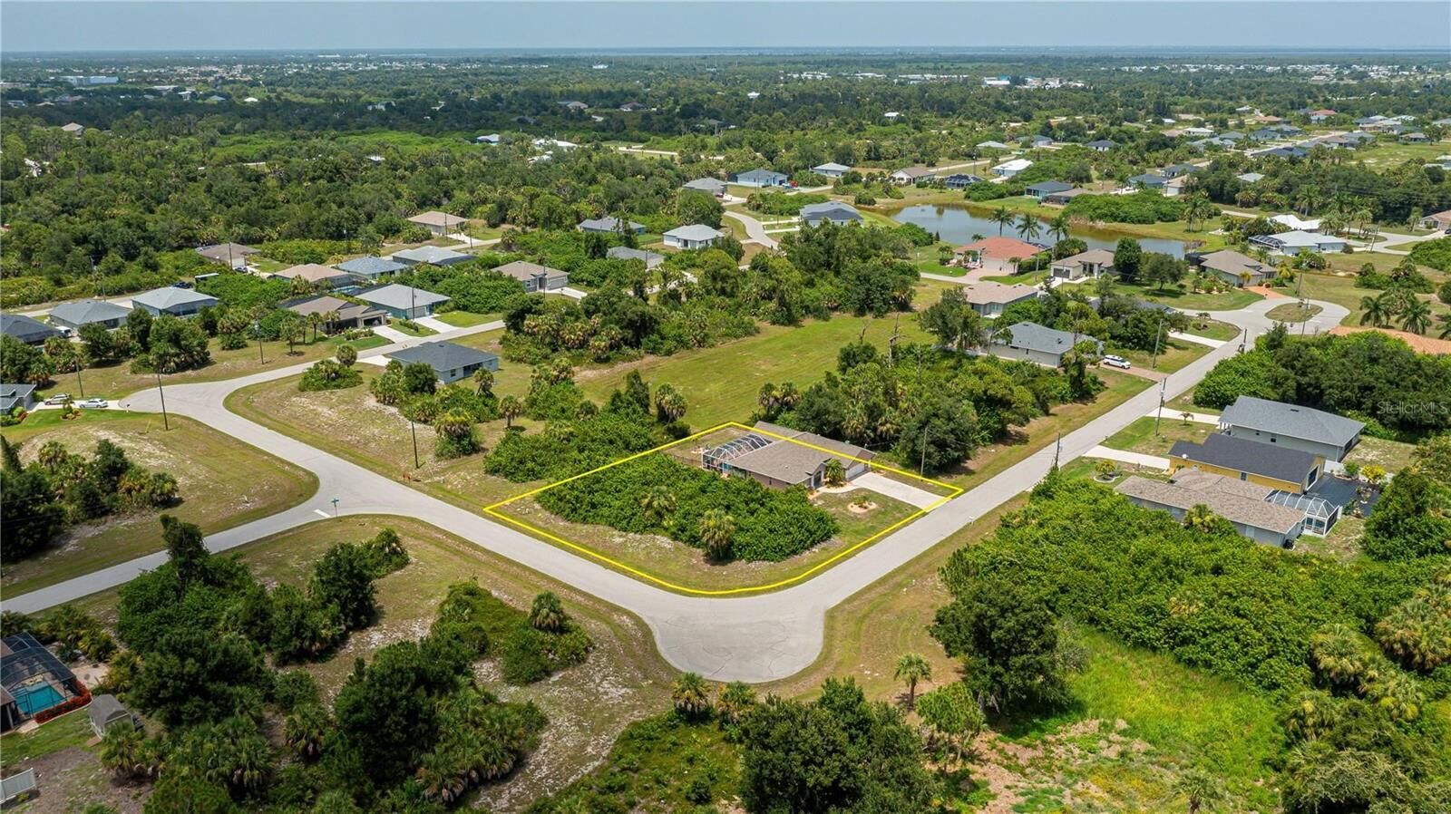 Property Photo:  121 Red Cedar Park  FL 33947 
