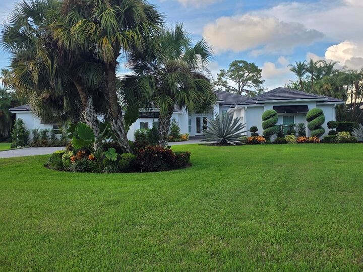 Property Photo: 794 Lytham Circle FL 34229