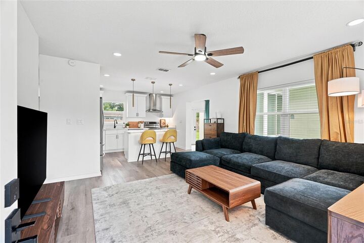 Property Photo:  3230 Melton Street N  FL 33704 