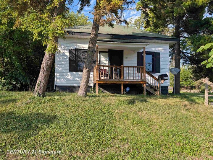 Property Photo:  2300 Bagley Street  MI 48504 