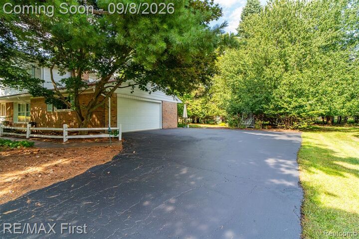 Property Photo: 2669 McClintock Road MI 48302 0758