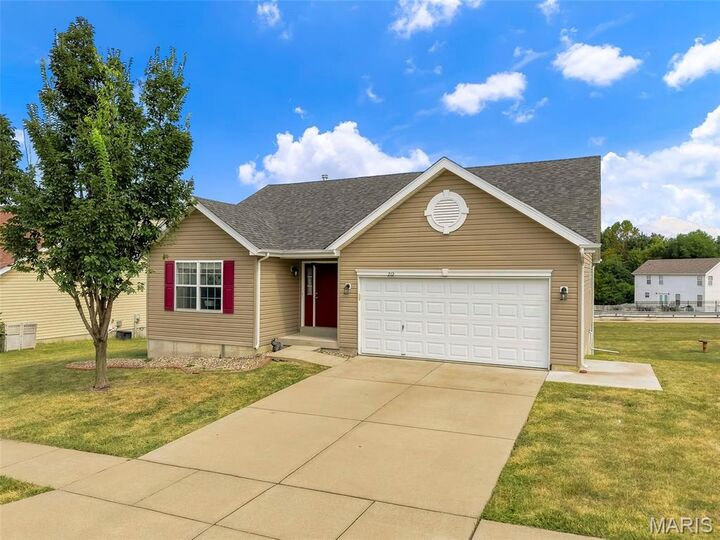 Property Photo:  212 Limerick Avenue  MO 63385 