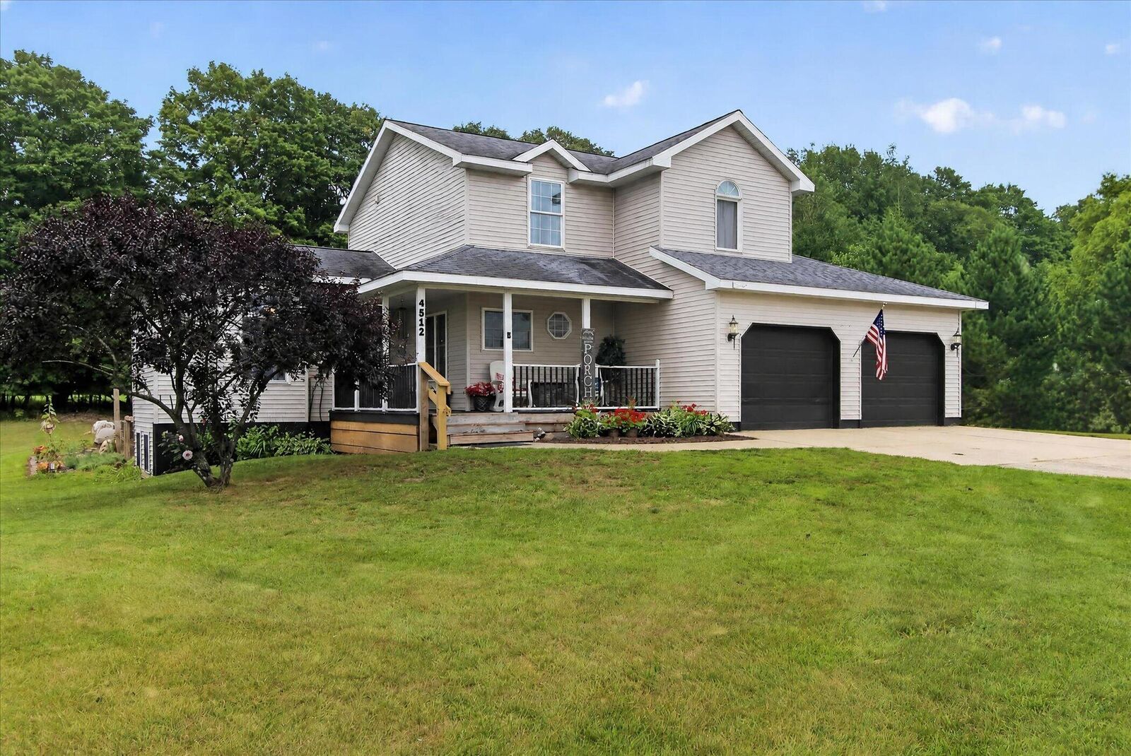 Property Photo:  4512 Traxton Drive  MI 49421 