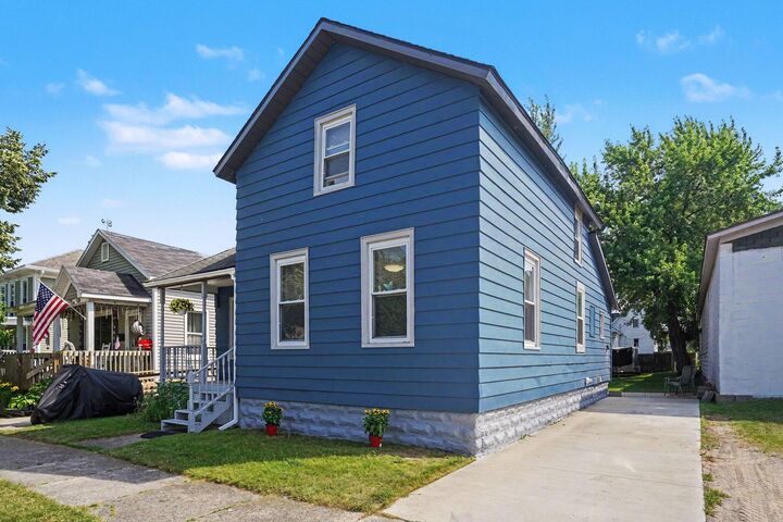 Property Photo: 312 Elliott Avenue MI 49417