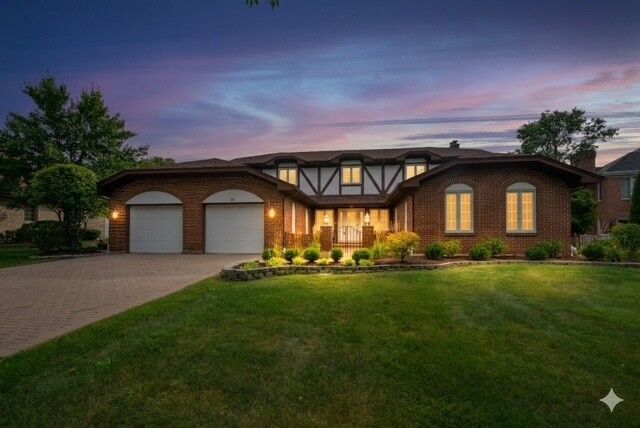 Property Photo: 521 Forest Mews Drive IL 60523