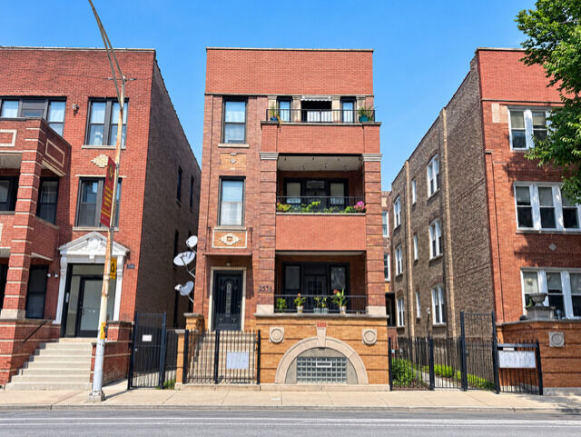 Property Photo:  2536 W Augusta Boulevard G  IL 60622 