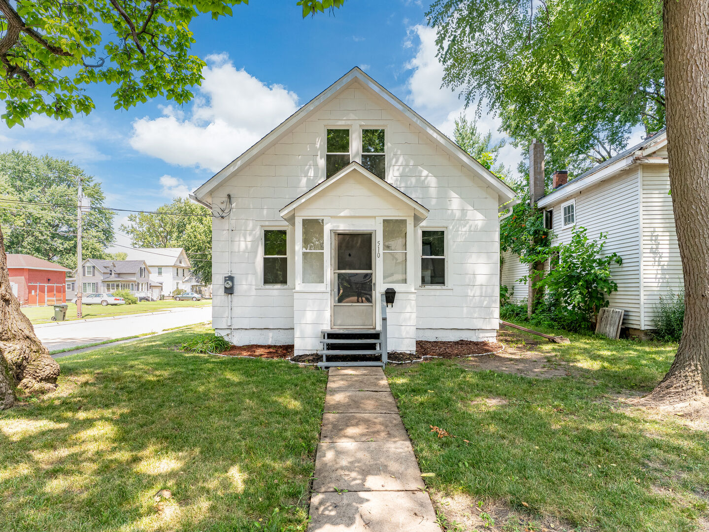 Property Photo:  510 W 8th Street  IL 61081 