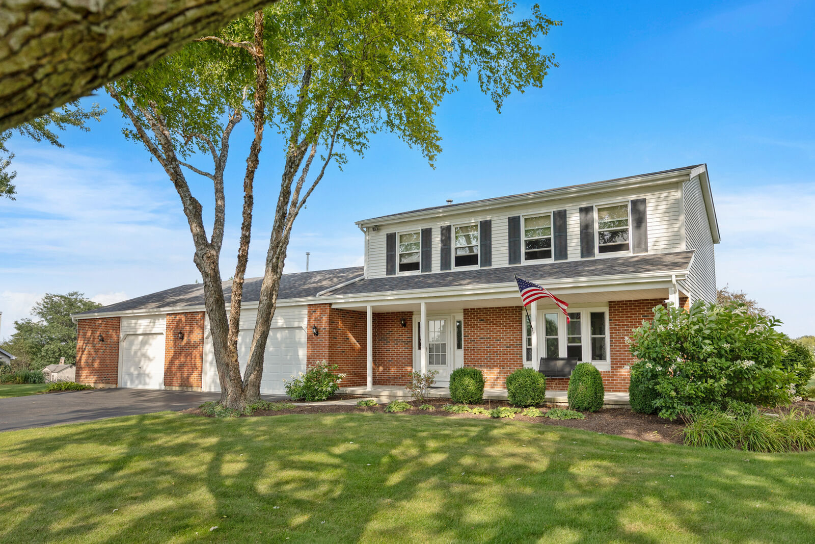 Property Photo:  15N133 Shirewood Farm Road  IL 60140 