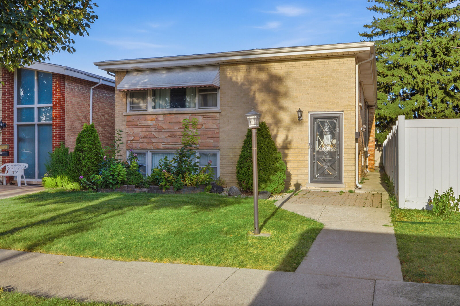 Property Photo:  1609 N 23 Avenue  IL 60160 