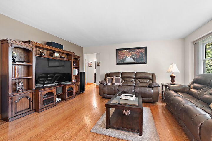 Property Photo:  1916 Manchester Avenue  IL 60154 
